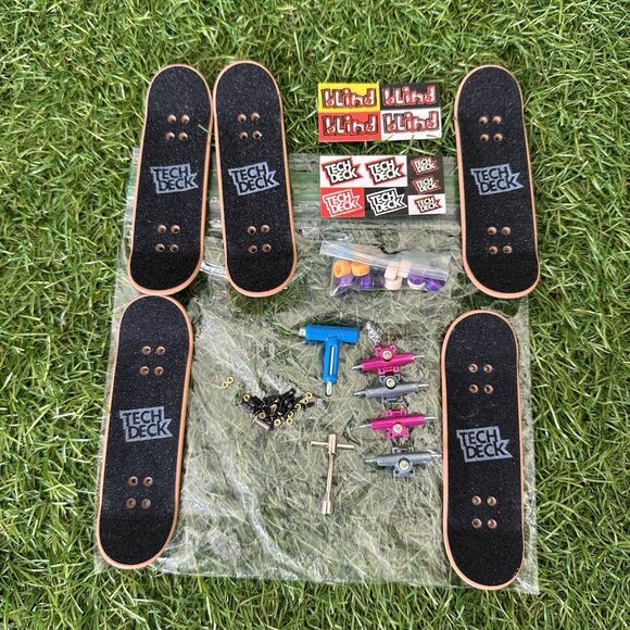 Vintage Y2K Tech Deck Blind Toy Skateboard Lot Of 5 Skeletons Wheels Tool Screws - Picture 9 of 12